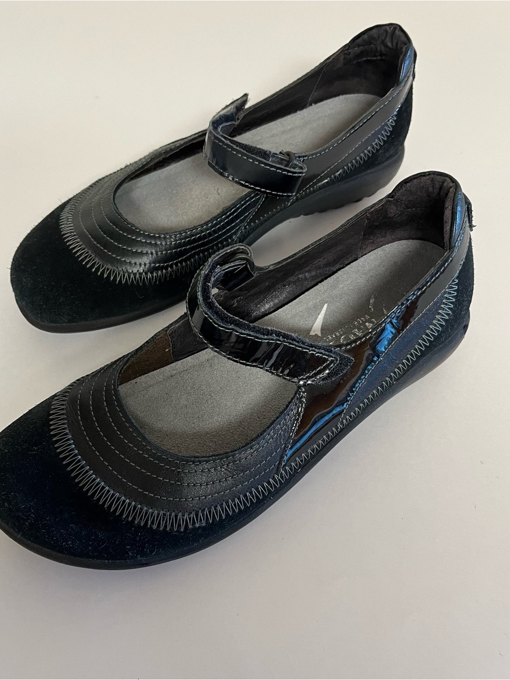 Naot Kirei Black Suede & Patent Leather Mary Jane Comfort Flats. Size 37